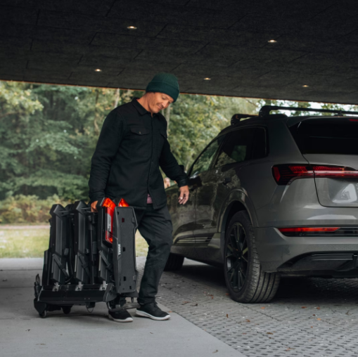 Wygodne przenoszenie bagażnika Thule Epos ParkSecure 3-bike